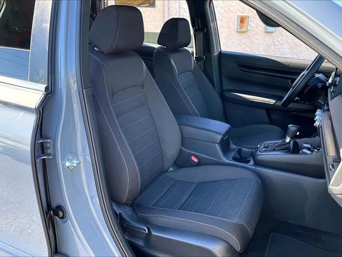 Used 2025 Honda CR-V Sport image 8