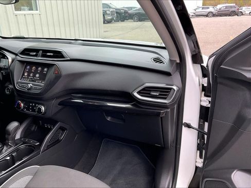 Used 2023 Chevrolet TrailBlazer LT FWD image 13