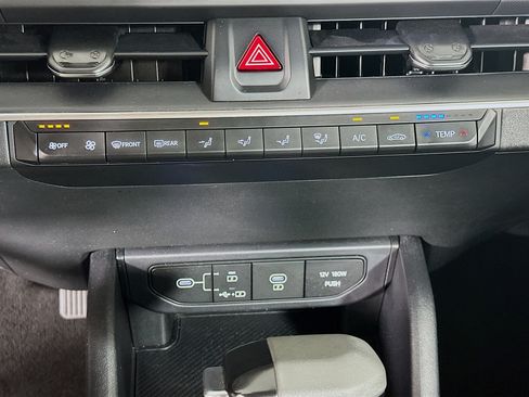 Used 2025 Kia K4 FWD image 23