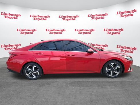 Used 2023 Hyundai Elantra Limited image 2