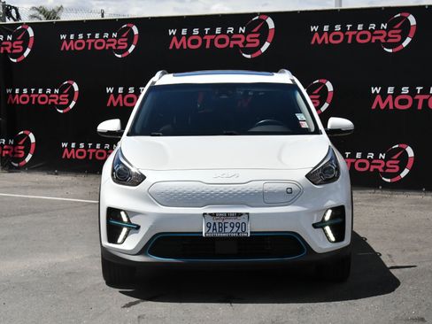 Used 2022 Kia Niro EX Premium FWD image 2