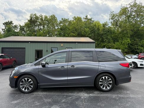 Used 2024 Honda Odyssey EX-L image 3
