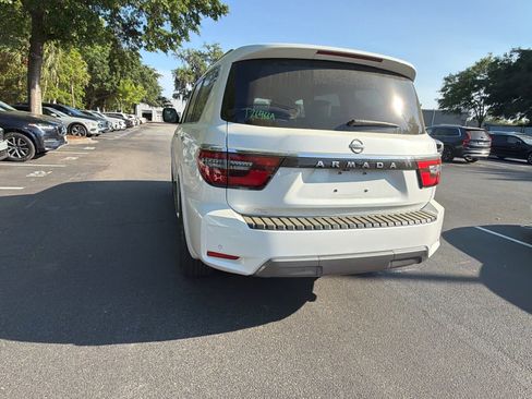 Used 2021 Nissan Armada SV w/ SV Appearance Package RWD image 12