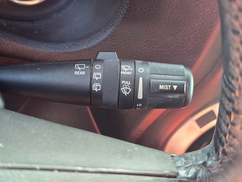 Used 2018 Jeep Wrangler Unlimited Rubicon w/ Connectivity Group AWD/4WD image 22