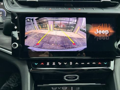 New 2026 Jeep Grand Cherokee Altitude image 22