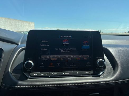 Used 2025 Nissan Rogue SV FWD image 20