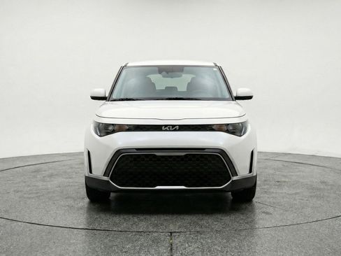 Used 2025 Kia Soul LX w/ LX Technology Package image 2