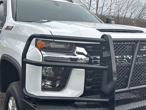 Used 2021 Chevrolet Silverado 2500 LT w/ Z71 Off-Road Package image 11