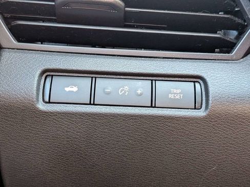 Used 2024 Nissan Altima 2.5 SV FWD image 22
