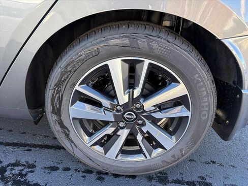 New 2025 Nissan Versa SV image 27