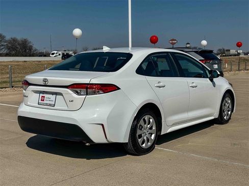 Certified 2024 Toyota Corolla LE image 3