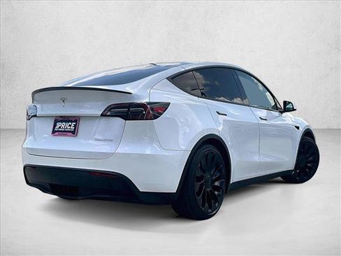 Used 2023 Tesla Model Y Performance AWD/4WD image 2