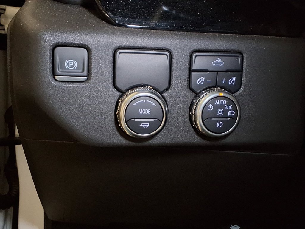 Used 2024 GMC Sierra 1500 Elevation RWD image 12