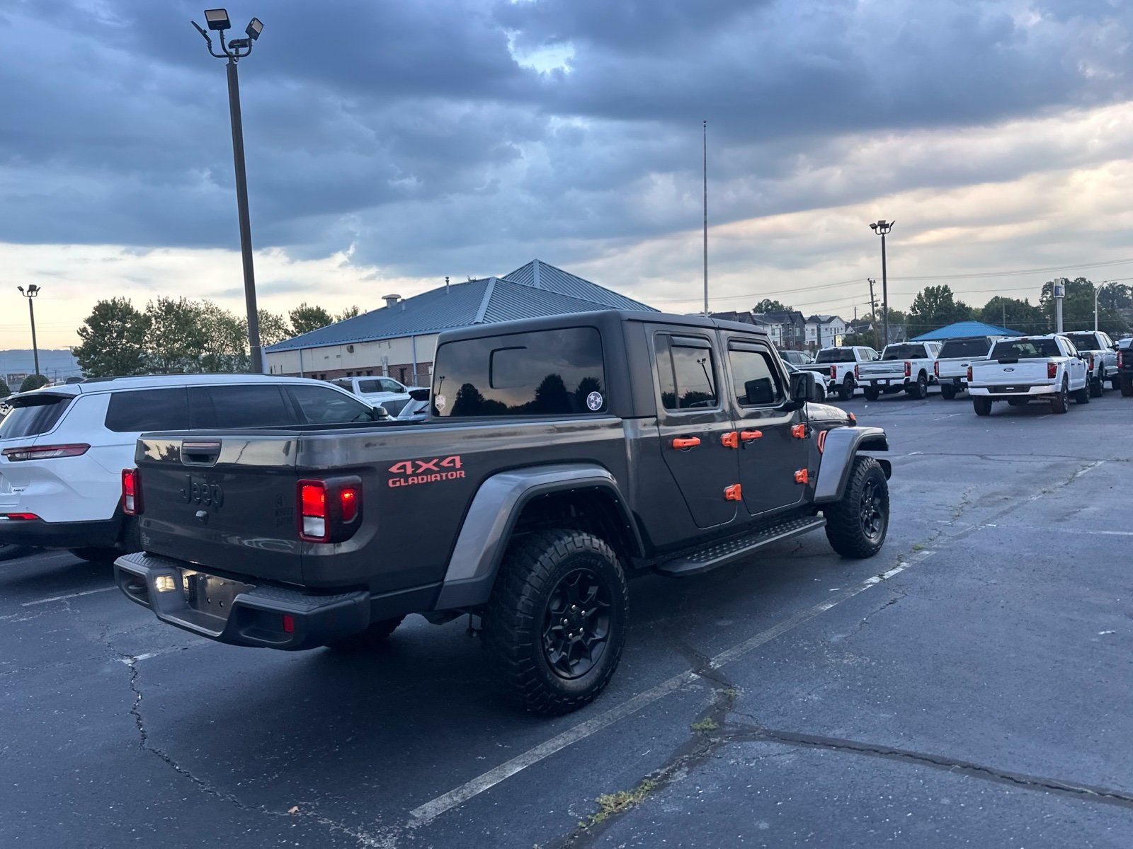 Used 2023 Jeep Gladiator Sport AWD/4WD image 5