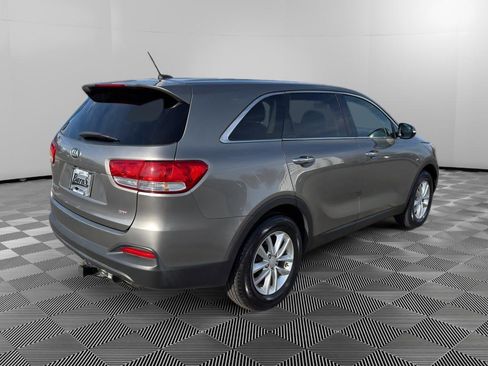Used 2018 Kia Sorento L image 7