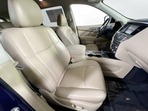 Used 2019 Nissan Pathfinder SL FWD image 29