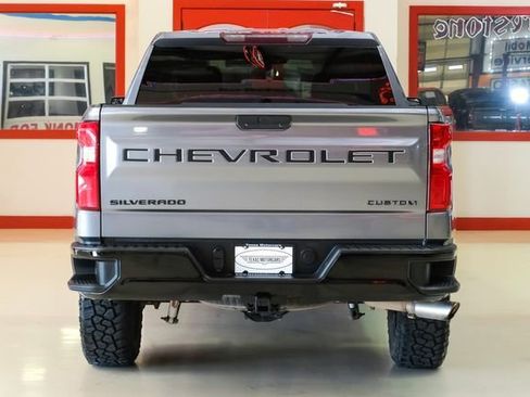 Used 2021 Chevrolet Silverado 1500 Custom Trail Boss w/ LPO, Dark Essentials Package image 10