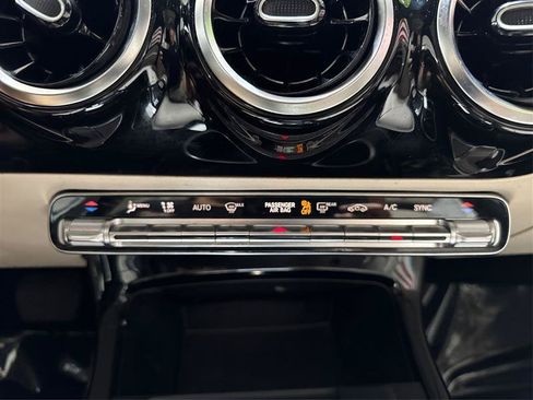 Used 2020 Mercedes-Benz A 220 4MATIC image 36