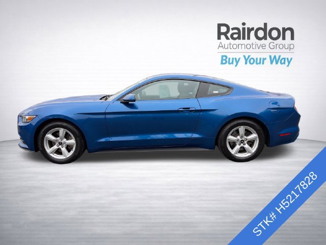 Used 2017 Ford Mustang Coupe RWD image 4