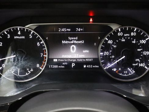 Used 2024 Nissan Pathfinder SV image 28