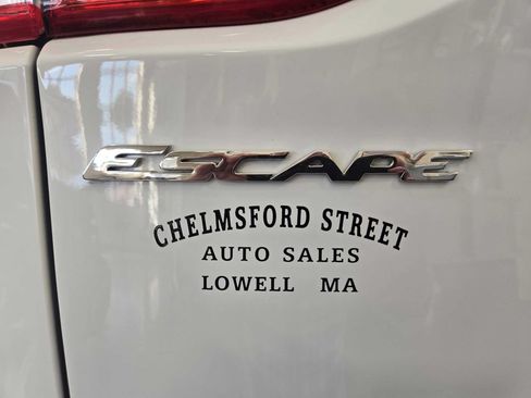Used 2016 Ford Escape SE w/ Equipment Group 201A AWD/4WD image 32