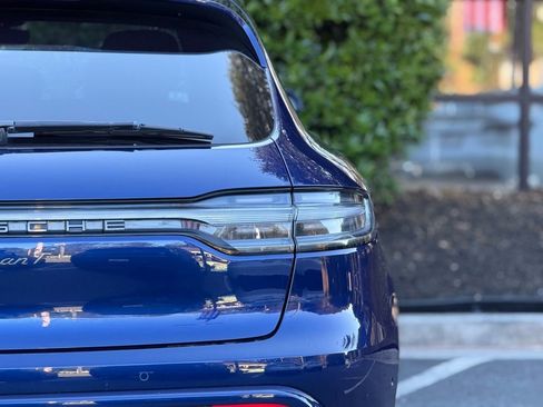 Used 2023 Porsche Macan Turbo image 16