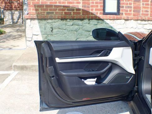 Used 2024 Porsche Taycan 4S image 15