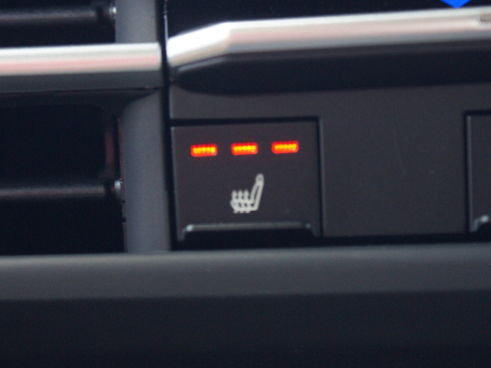 New 2026 Toyota Sienna XLE Woodland Edition AWD/4WD image 5