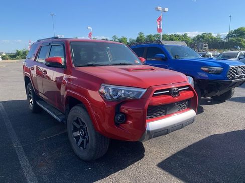 Used 2024 Toyota 4Runner TRD Off-Road Premium w/ Off Road Premium Plus Package AWD/4WD image 2