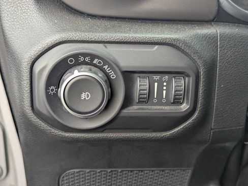 Used 2018 Jeep Wrangler Unlimited Sport S AWD/4WD image 22