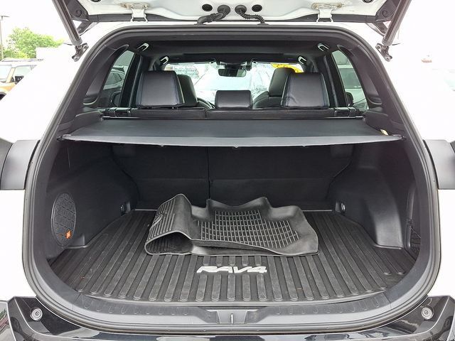 Used 2023 Toyota RAV4 XSE AWD/4WD image 29