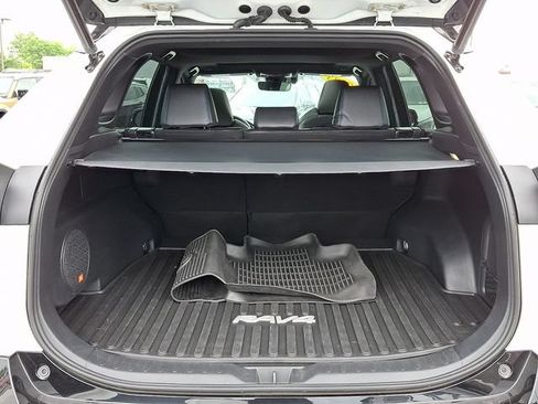 Used 2023 Toyota RAV4 XSE AWD/4WD image 29