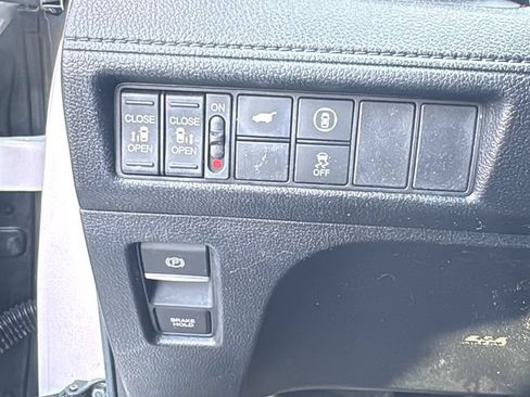 Used 2023 Honda Odyssey Sport image 16