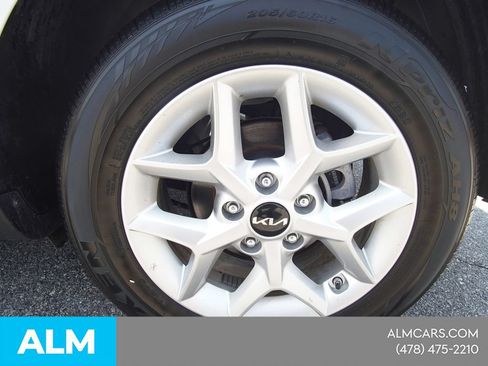 Used 2025 Kia Soul LX w/ LX Technology Package FWD image 18
