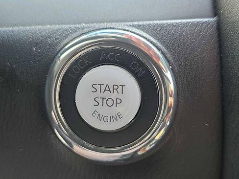 Used 2014 INFINITI QX80 image 26