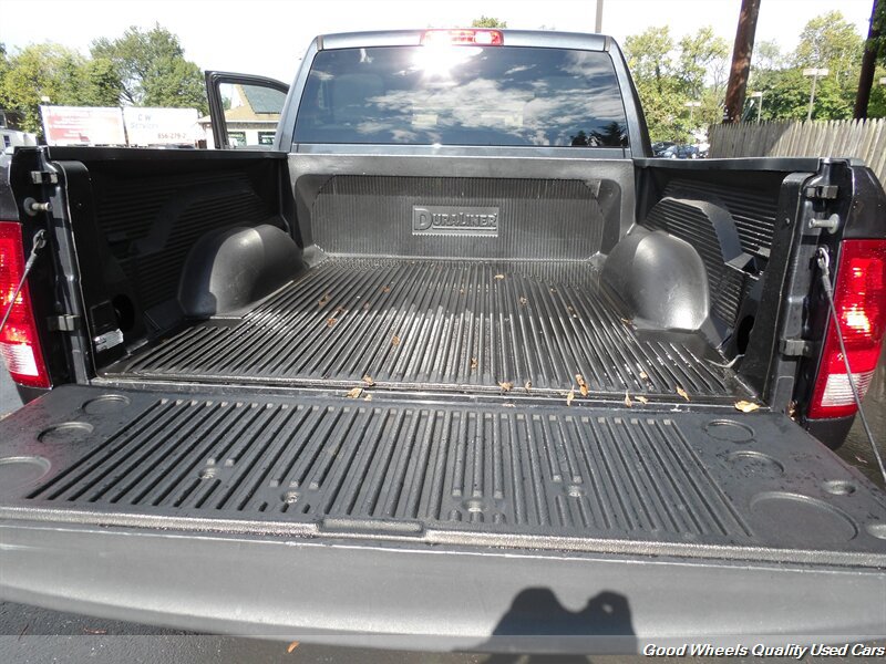 Used 2017 RAM 1500 Express w/ Express Value Package AWD/4WD image 19