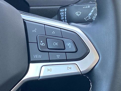 Certified 2022 Volkswagen Tiguan SE image 8