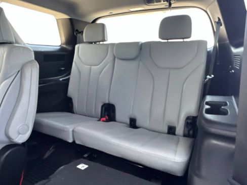 Used 2024 Hyundai Palisade SEL FWD image 12