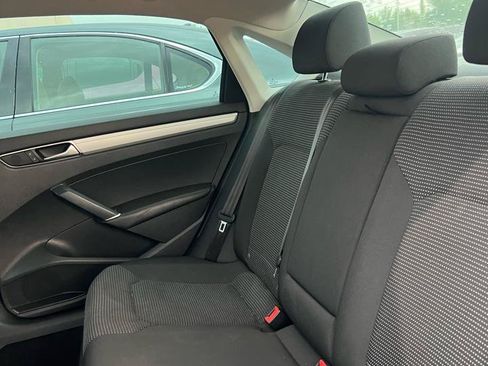 Used 2016 Volkswagen Passat 1.8T S FWD image 8