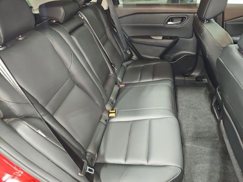 Used 2023 Nissan Rogue SV w/ SV Premium B Package image 23