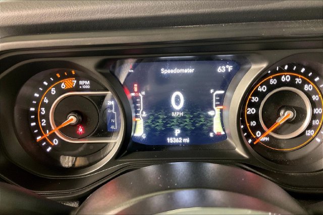 Used 2026 Jeep Wrangler Unlimited Sahara AWD/4WD image 12