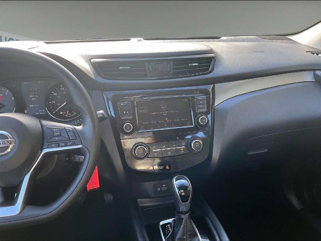 Used 2019 Nissan Rogue Sport S w/ Appearance Package AWD/4WD image 18
