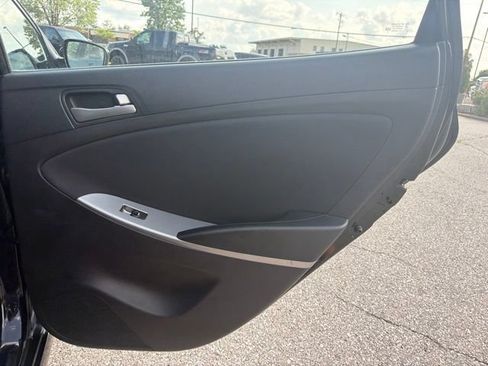Used 2017 Hyundai Accent SE FWD image 25