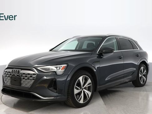 Used 2024 Audi Q8 e-tron Premium Plus AWD/4WD image 2