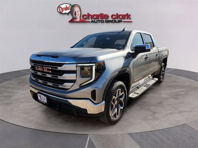New 2026 GMC Sierra 1500 SLE w/ Preferred Package