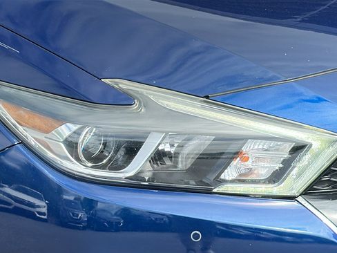 Used 2017 Nissan Maxima Platinum FWD image 4