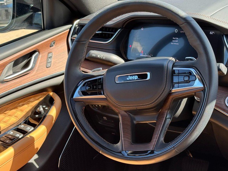 Used 2025 Jeep Grand Cherokee L Summit w/ MOPAR Finishing Package AWD/4WD image 13