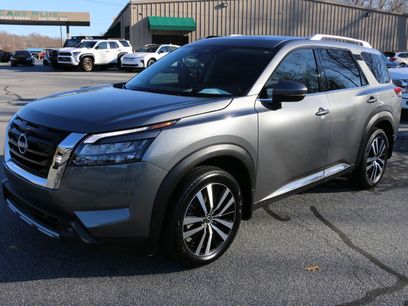 Used 2025 Nissan Pathfinder Platinum w/ Cargo Package