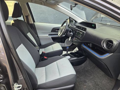Used 2013 Toyota Prius C Two image 10