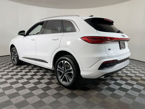 Certified 2025 Audi Q5 Premium w/ Convenience Package AWD/4WD image 3